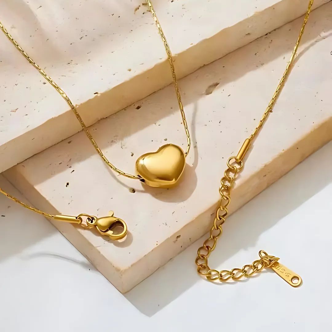 Wanderlove Minimal Heart Necklace